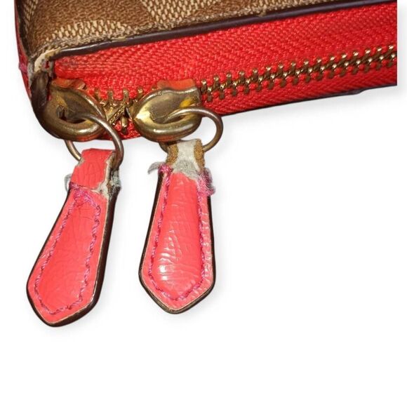 Coach Peyton Signature Accordion Zip Wallet Red & Tan W/Dust Bag GUC. - Picture 6 of 14